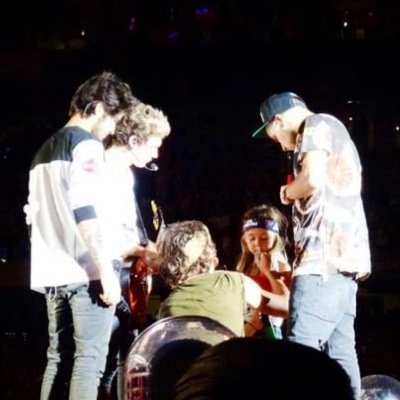 Street Team for Oregon's One Direction fans! Love from the leaders: Marissa, Allie & Maddie :) You can reach us directly at Official1DOR@gmail.com