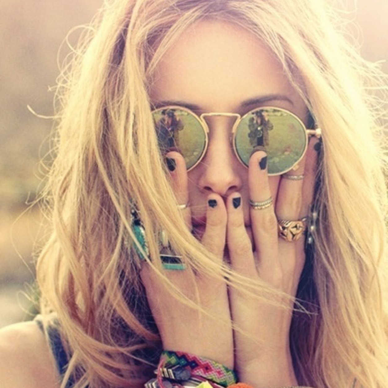 just tweetin' my good vibe mind/ anonymously
