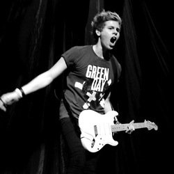 hi my goal in life is to meet muke bc im going to force them to mate and makes baby mukes. :-)