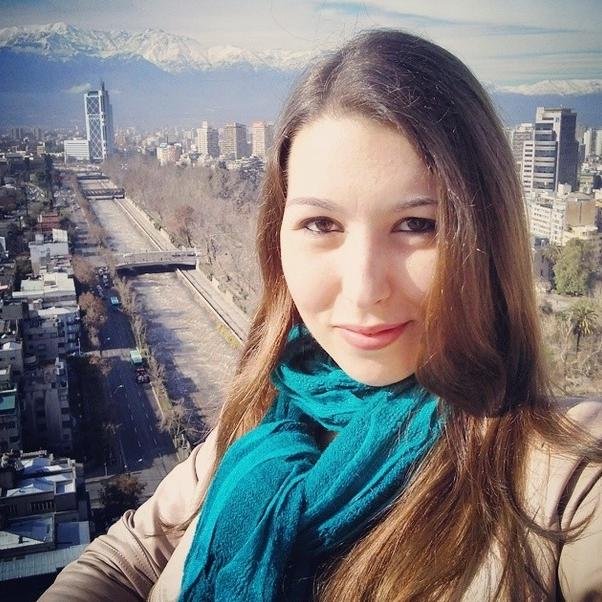 Venezolana |
Urbanista @campusb • Magíster en Desarrollo Urbano @ucatolica |
Co-fundadora y Editora de @TransectoUrb |
Caracas, VE • Santiago, CH