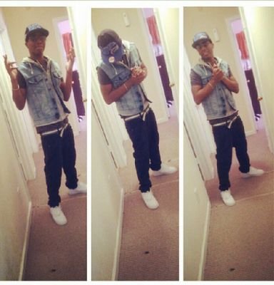 Shoe addict, Weed Smoker Stoner life...U here for a reason Follow me, Follow me on IG @__Ohhdatsjay Kik me @_Emmanuelt so yea Umm again Follow me