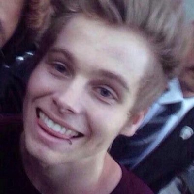 follow my main acc @upsetnarry & my ig bbxlle and ill dm you to either michael, cal, luke, or band acc :-) tweet me who (on @upsetnarry)