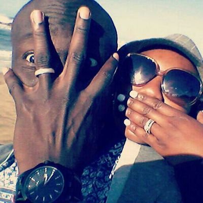I love God. I love life. I make the most of everything in between. :*