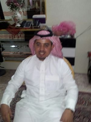 يماني الاصل، مواليد السعوديه عايش بحقل والحمدالله متخرج من الجامعه ومعايا بكالوريوس تسويق وإدارة إنتاج، احب الوحده واحب الشعر .