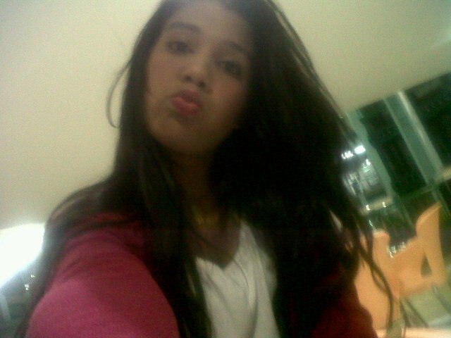Modelo♥, Bella me gusta salir ir a fiestas de shopimg, rumbear hasta el amanecer en pocas palabras perfecta ah y con una novio que me adora que mas puedo pedir♥
