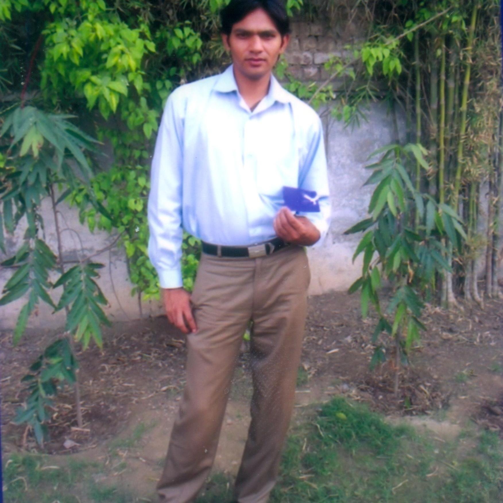 AmanatABhatti's profile picture. education department 🏬