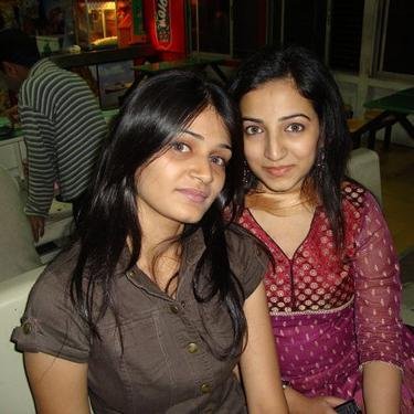 A fun loving,cute,thodi emotional type, Music, Love Shopping ,readng, chatting wid ma fndz..well u follow me first.. to kown bout me…