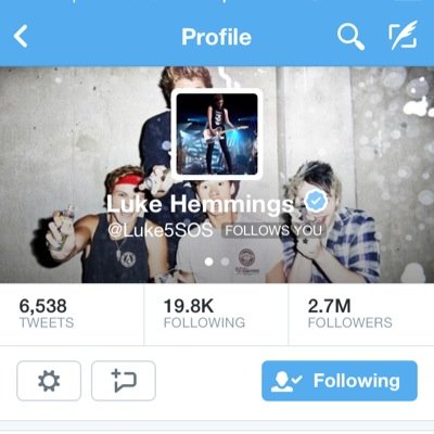 Follow @paigeyjane_xx and mention her in a tweet for a DM to Luke Hemmings! ❤️