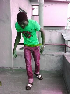 best upcoming ...... rapper, song writter , dancer in  lagos state ...more about me add up on bbm 31281B7E ...#Tarazzy!!!!.. Oluwa wizzy....