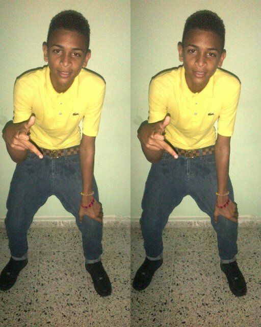 AMOR: es cuando el dinero no tiene nada que ver!!  que todo le sale del corazon!!  eso es amor