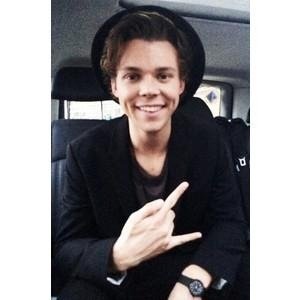 Long fingered Ashton is a saint