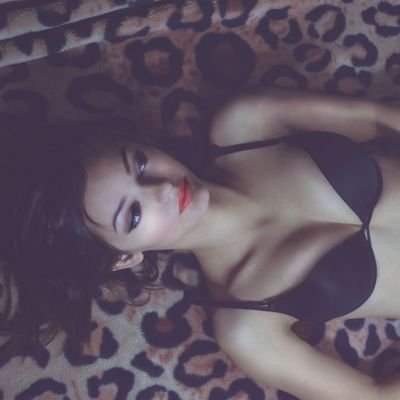 JulietBayleigh's profile picture. 18+ Just a girl. You can find me @ http://t.co/9kaa4CbV8d