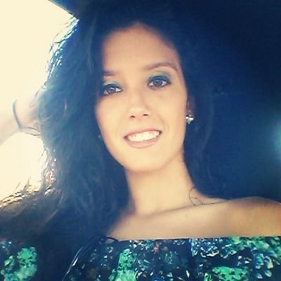 Solo es capaz de realizar sus sueños el que sabe estar despierto.