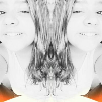 Brilhando em vida, sorrindo atoa, só vibrando amor e paz ✌✌