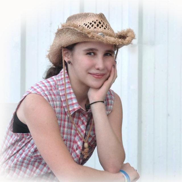 BlueRoseFlower1's profile picture. My name is Michelle I love 2 dance 2 country music. I like 2 sing, draw, and paint. I like 2 watch anime and read mangas nd im a proud member of The Dollars.