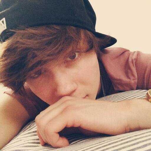 ♥ Follow me I follow back || 0/4 trying 2 get 4/4 ♥