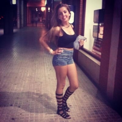 Me gusta lo difícil, me atrae lo complicado, y me enamoro de lo imposible ♡♥♡♥