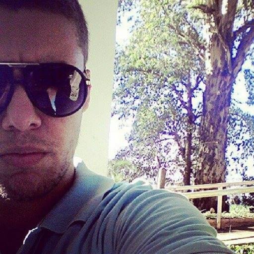 DerekHo10's profile picture. Sob a direção de um forte general, não haverá jamais soldados fracos