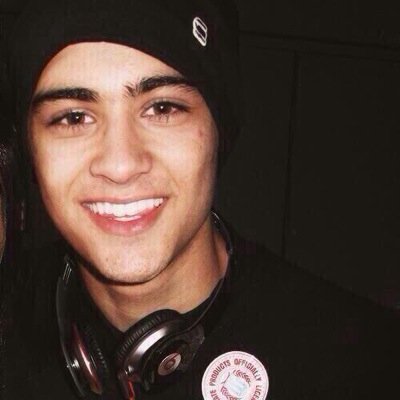 ask for a follow back on @raybanzouis