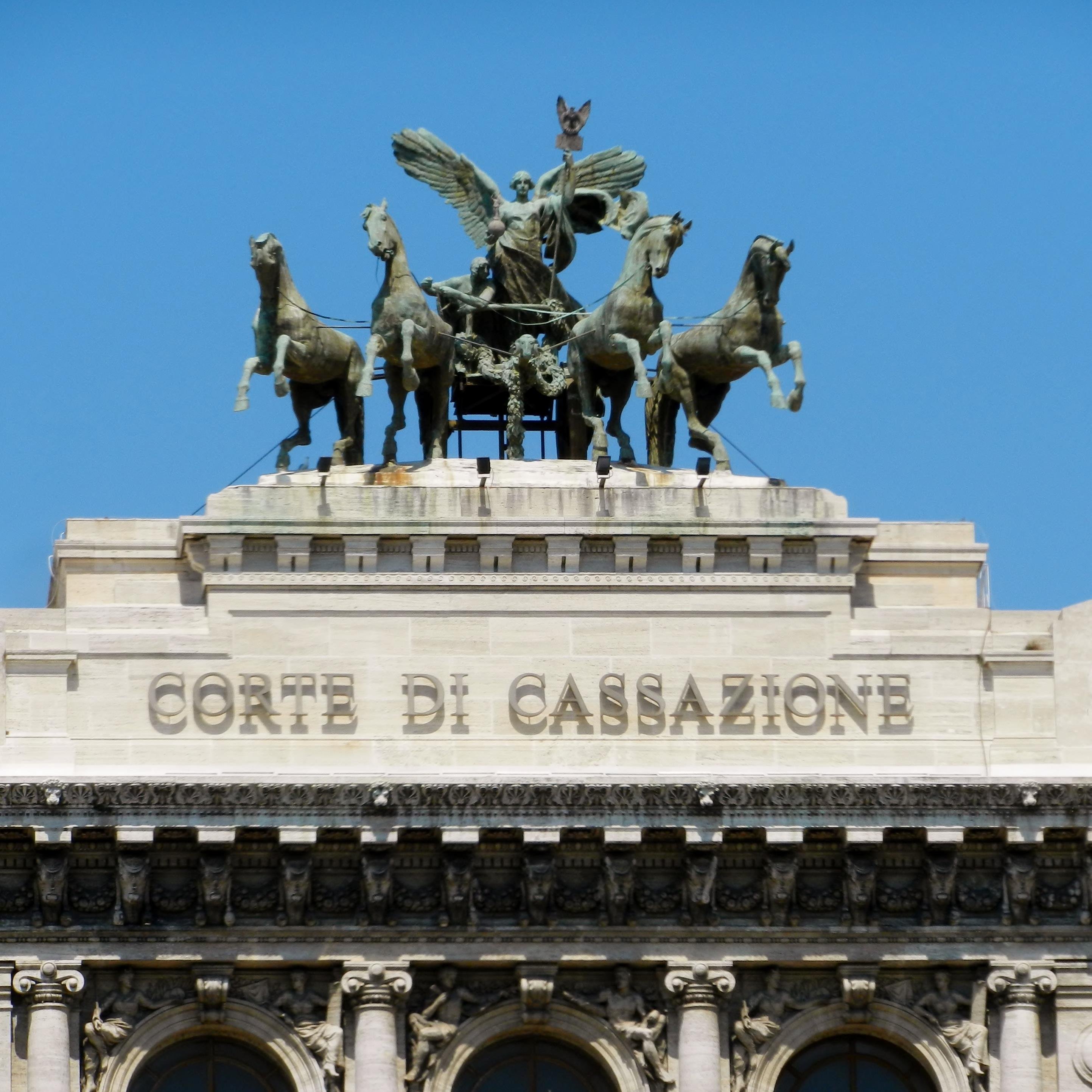 Sito d'informazione giuridica con un servizio di aggiornamento giurisprudenziale sulla corte suprema di cassazione e sui principali organi giurisdizionali