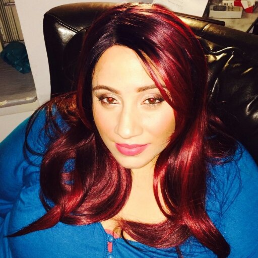 EnticingReads's profile picture. 