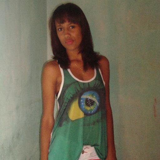 Deborasouzah12's profile picture. 