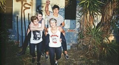 @belenxita29 @5SOSfamSpain_ @mrscolacao @aussiestioners @julyy5SOS @_callmelaura @_cliff0rdpat @Faans5sos @_5SOSPAIN_ @MartaFlorentino @itshorandrugs @sarah222h