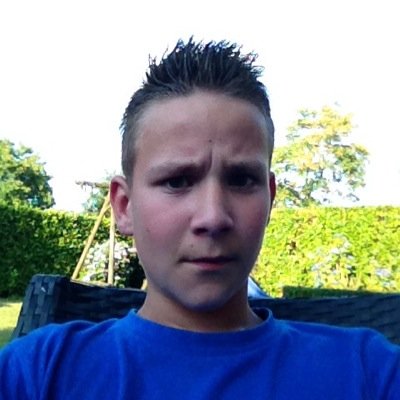 hou van tekenen , voetbal ,  zwemmen , volleybal , mijn leven