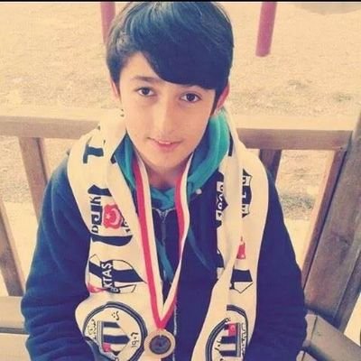 14 YAŞINDAYIM. BEŞİKTAŞLIYIM.