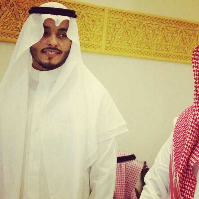 ‏‏‏‏‏‏حآليًآ أنآ : كَ صورتيِ تَمآمًآ ، كَ حُزنهآ ، كَ وَجعِهآ . . وَ ك آلعآدةِ آلدآئمةِ ؛ لآ أحدَ لّنآ ، وَ يهتمُ !