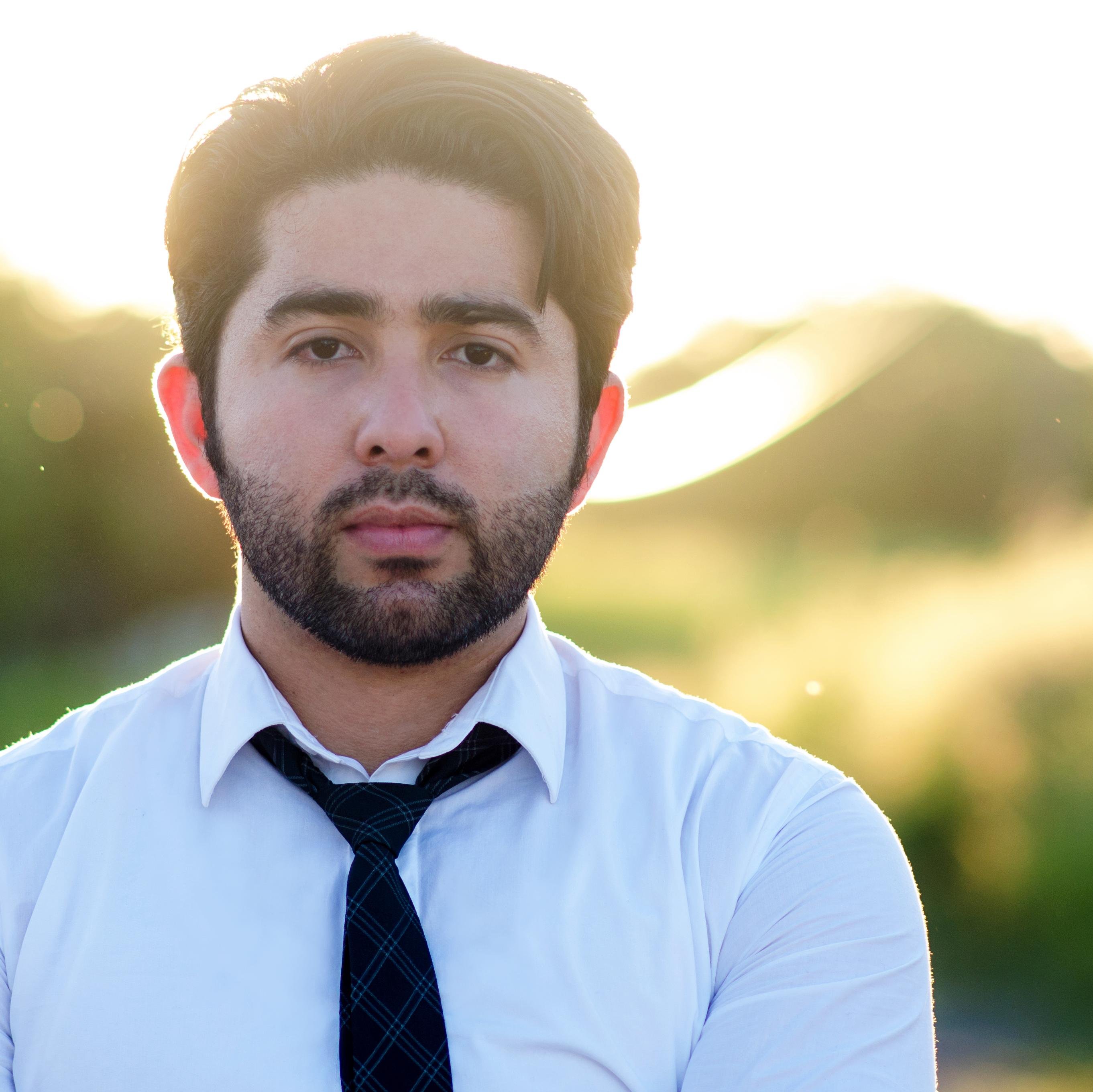 Hijo de Dios I Diseñador Integral I Fotógrafo