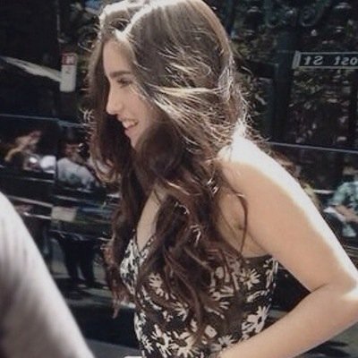 follow @laurinahidk