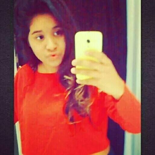 Qualquer problema eu resolvo sem descer do salto ;)
.http://t.co/obP3TpcYcj