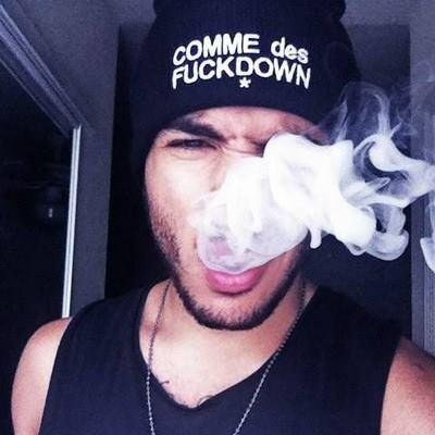 SaptacKozama's profile picture. Pucao sam sebi u koljeno.