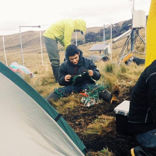 ISmlIzqrdTowr's profile picture. 