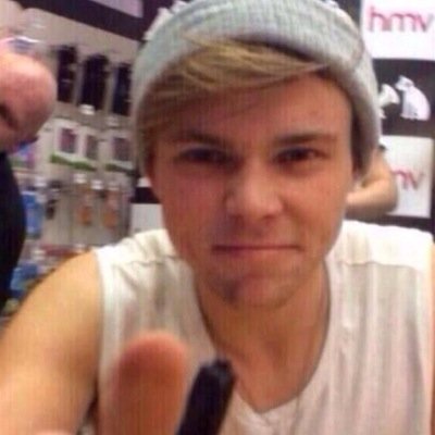 YOU JUST GOT A FREE FOLLOW NOW GO FOLLOW @bixberspurpose SHE FOLLOWS BACK :)