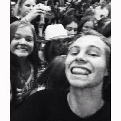 congrats your queen follows you ! : @pelicanluke