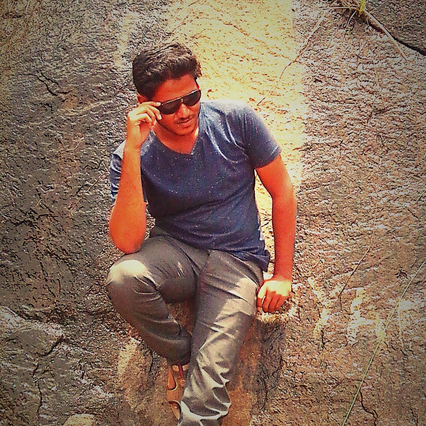 i am a cool guy who loves to play cricket every minute. i like virat kohli...