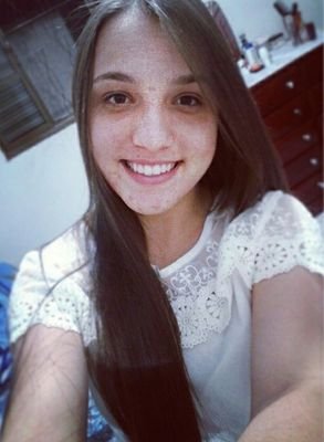 Guarda-me como a menina dos Teus olhos; esconda-me à sombra das Tuas asas. 
Salmos 17:8
