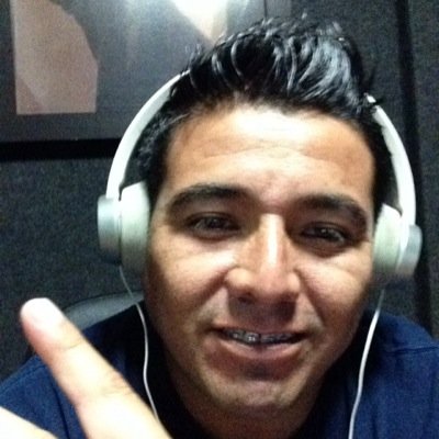 Comunicador / Publirrelacionista / Locutor / Voz comercial / Animador.