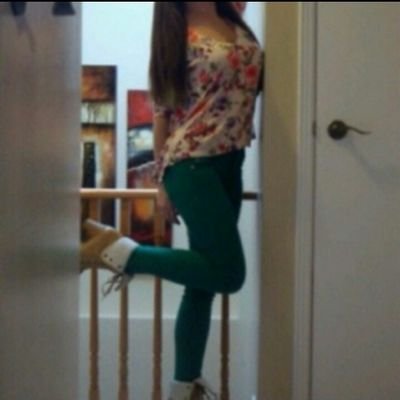 ‏سعادتي بوجودك قربي