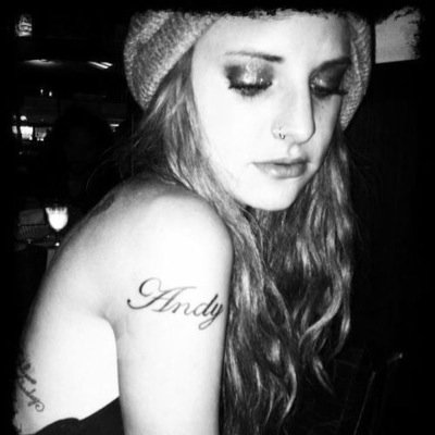 BrokenSimms's profile picture. I'm Juliet Simms. Yeah you might've heard of me. If not. Fuck you. #Rp [lookin for an Andy.]