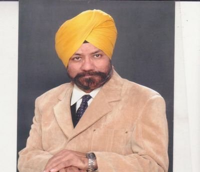 Senior Bank Manager presently living in New Delhi/Ambala City
