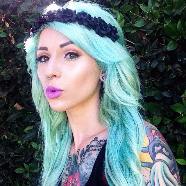 Petite Model. Adorable. Rainbow haired mermaid. I love tattoos and food. Oh and I'm also a bartender. [Not @airicamichelle]