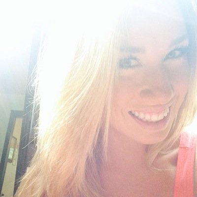 JulieMarieMyers's profile picture. daydream believer & animal squeezer