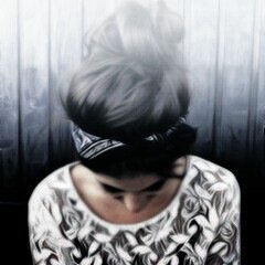 cutsandrugs's profile picture. Tem sido dias horríveis, tristes, angustiantes, mas ninguém precisa saber.