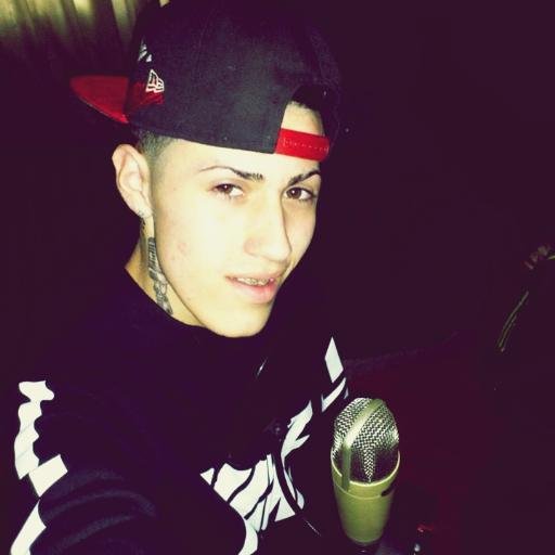 Cantante, Compositor & Productor de Reggaeton & Rap.. Whats app ''+56977269460'' Visita mis temas http://t.co/O6zQF7ODw4