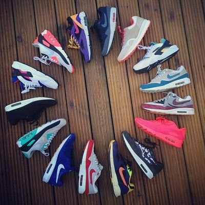 Tenemos zapatillas, gorras y ropa de todo tipo. Vans, New Balance, Air Max, Obey y mucho más! Envíos a toda España. Para más info o precios, mencionad o MD!