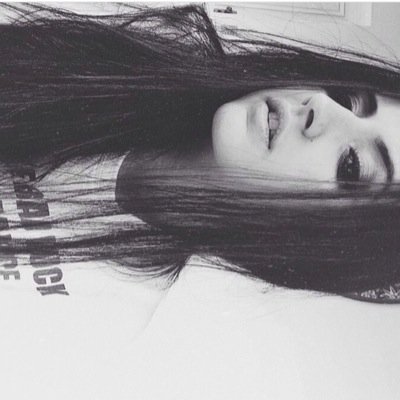 Ola, Eu sou Annabeth miller, Tenho 16 anos,Namoro com o percy haha, nao gosto de amizades falsas..