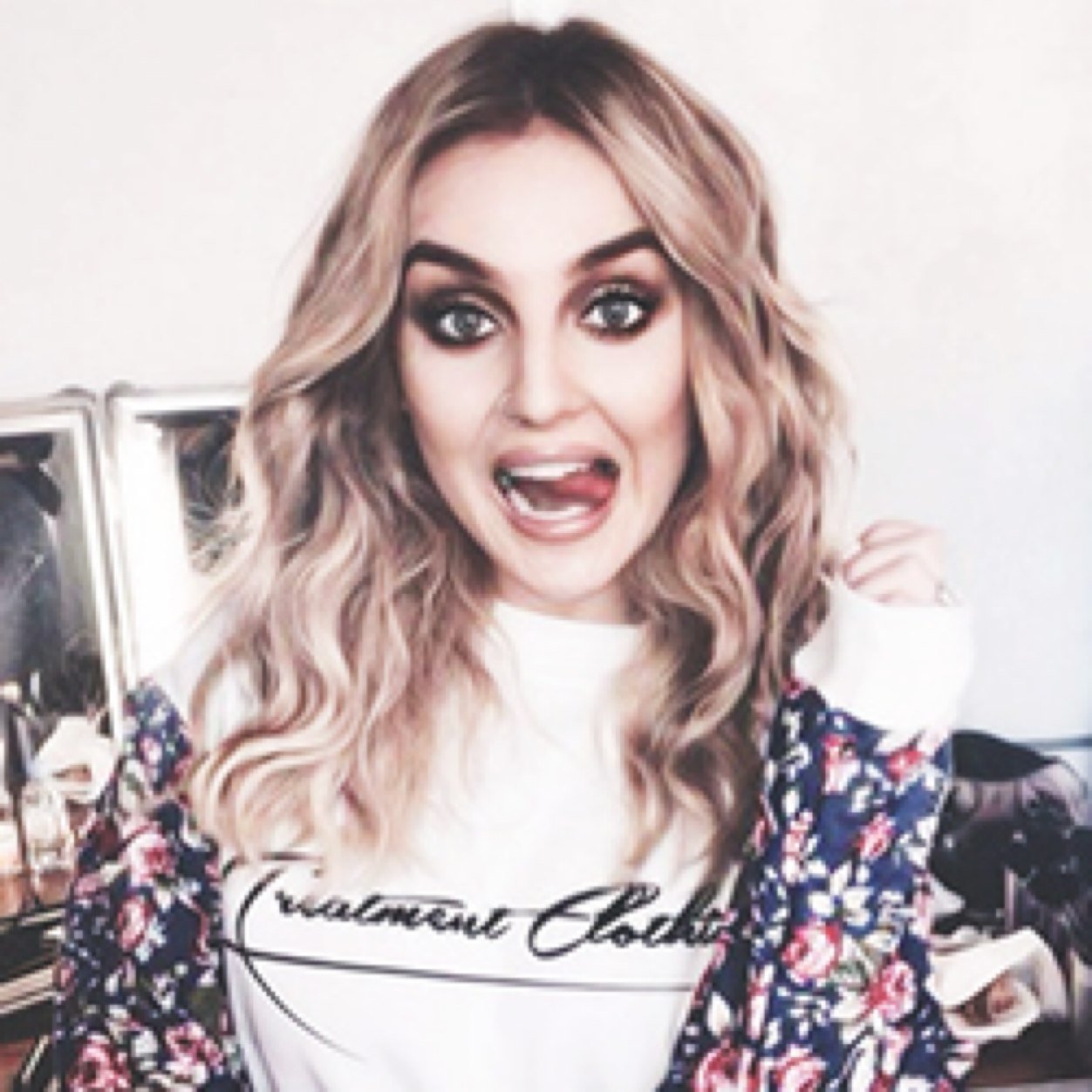 Don't follow this account follow @hemmoftboca instead, I follow back. Ily and I hope your sunshine follows you.